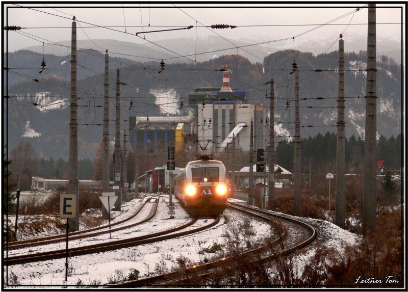 A1 Werbetaurus 1116 280 fhrt mit IC 630 von Villach nach Wien.
Fotografiert in Zeltweg 11.11.2007