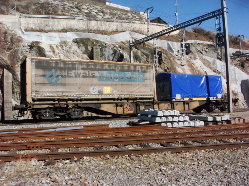 AAE Sgns 60 der an die DLC vermietet ist, stand am 17.02.2008 in Lalden abgestellt.