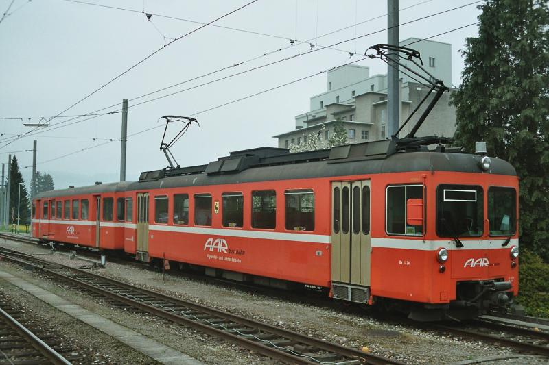 AAR (Ex WSB) Be 4/4 24 + BDt 84 auf dem Bahnhofsgelnde von Schftland am 11.05.2006
