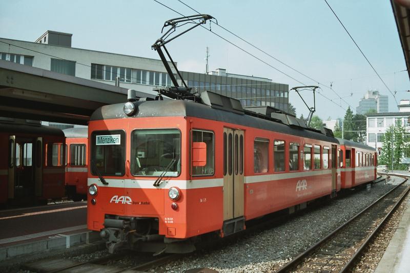 AAR (Ex WSB) Be 4/4 21 + Bt im Bahnhof von Aarau am 11.05.2006