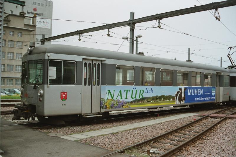 AAR (Ex WSB) Werbesteuerwagen Bt 75 mit Reklame fr die Ortschaft Muhen am 11.05.2006 vor dem Depot in Schftland