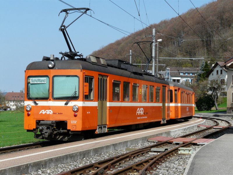 AAR - Regio nach Aarau mit dem Triebwagen Be 4/4 24 und Steuerwagen Bt 72 in Leimbach am 09.04.2009