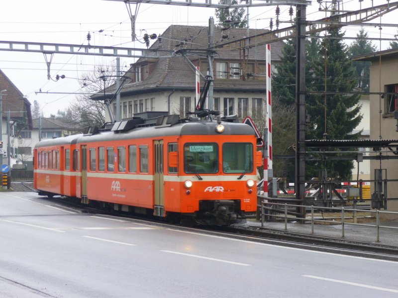 AAR - Triebwagen Be 4/4 26 mit Steuerwagen Bt 73 unterwegs in Suhr als Regio nach Menziken am 07.02.2009