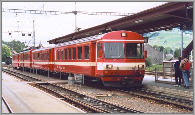 AB ABt 132 mit Pendelzug aus Wasserauen fhrt in Appenzell ein.(Archiv 06/82)