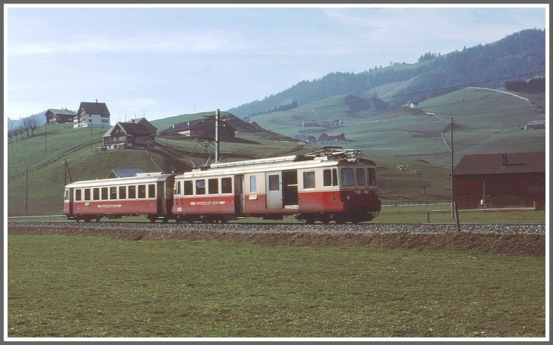 AB Pendelzug bei Gonten. (Archiv H.Graf. Mai 1977)