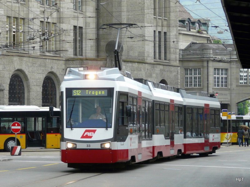 AB /TB - Triebwagen Be 4/8 33 unterwega nach Trogen bei den VBSG / Postauro Haltestellen vor dem SBB Bahnhof in St.Gallen am 21.06.2009