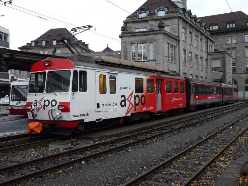 AB - Zahnrad Triebwagen BDeh 4/4 15 mit Vollwerbung und mit 
Personenwagen B 295 und Steuerwagen ABt 121 im Bahnhof von St.Gallen am 11.11.2007