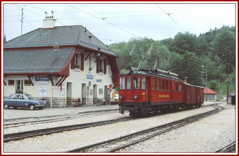 ABDe 4/4 3 macht mit ihrem GmP Mittagspause in St.Cergue, dem Mittelpunkt der Strecke. (Archiv H.Graf Juni 1977)