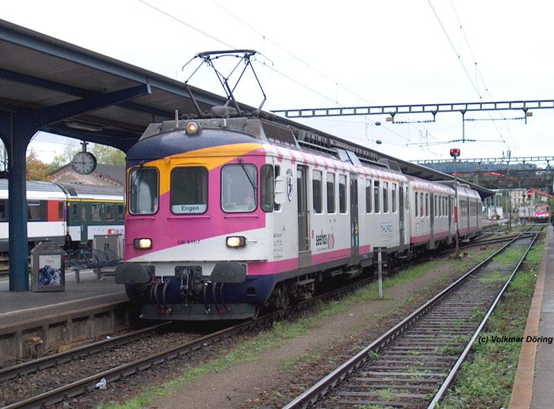 ABDe 536 611  Stadt Wil  von THURBO in Konstanz abfahrtbereit auf der Seehas-Linie als RB 9832 nach Engen - 09.10.2004
