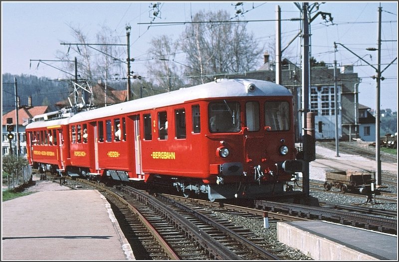 ABDeh 2/4 und Bt ex BT bei der Einfahrt in Heiden. (Archiv 05/87)