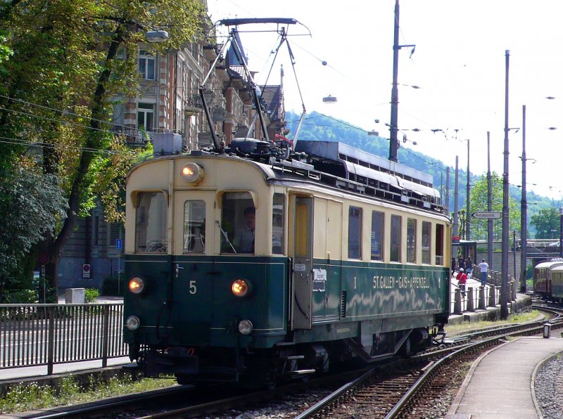 ABDeh 4/4 5 am rangieren beim Nebenbahnhof St. Gallen.
Datum 16.05.09
