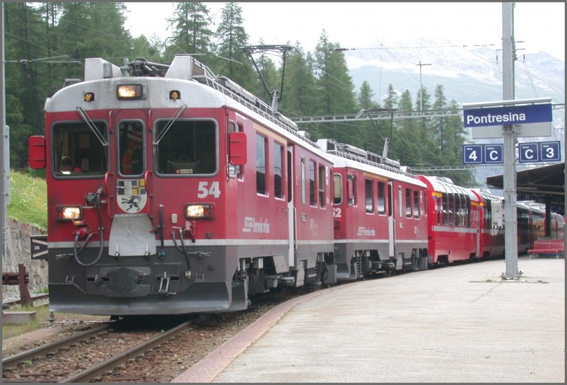 ABE 4/4 54 und 52 fahren mit dem Trenino Rosso zurck nach Tirano. (13.06.2007)