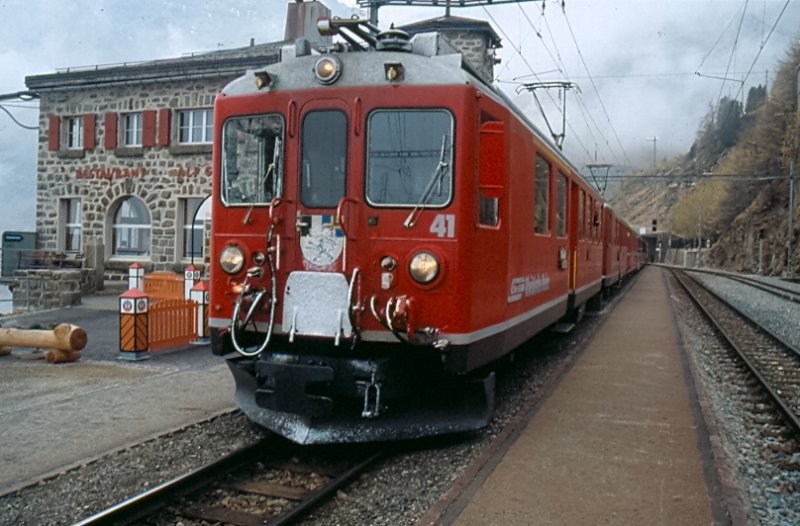 ABe 4/4 II 41 am 24.10.2007 in Alp Grm. Das weie Ltzchen ist das Ergebnis des ersten Schnees in dieser Saison