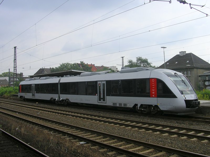 ABELLIO Lint,als RB 46 (Nokiabahn)wurde wegen einer Streckensperrung zwischen Bochum Hbf. und Wanne Eickel,(Oberleitungsstrung)von Gelsenkirchen nach Herne Bahnhof umgeleitet.Richtung Bochum Hbf. ging es ab Herne mit der U35 weiter.(05.08.2008) 