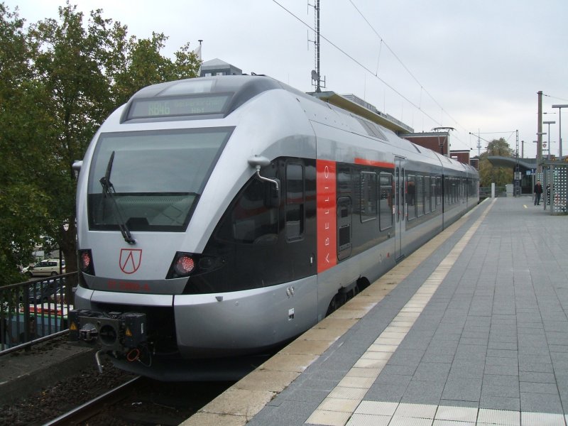 ABELLIO RAIL ,Stadler Flirt im Bochumer Stutzgleis ,fahren
vorbergehend als  Nokia-Bahn  RB 46 Gelsenkirchen - Bochum.
Die Lints stehen zur Zeit im Bf.(24.10.2007)