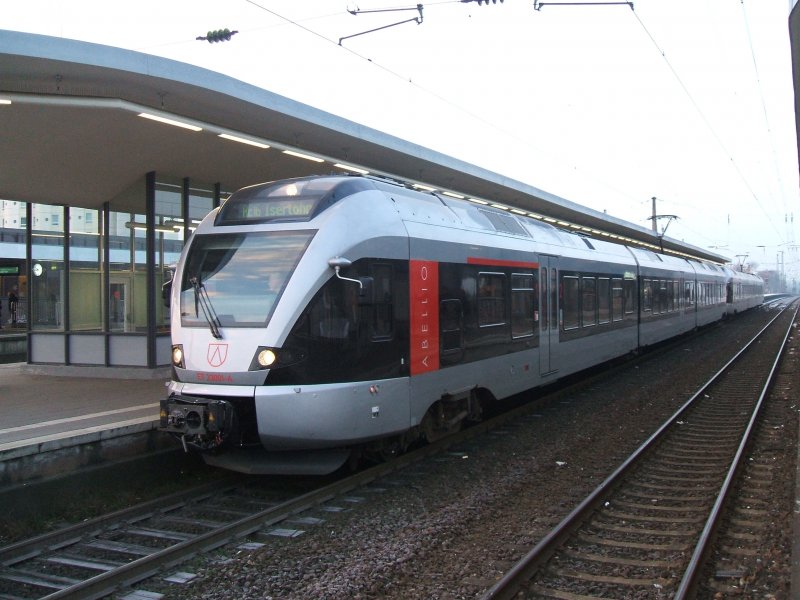 ABELLIO ,Stadler Flirt,RB 40 ,als Doppeltraktion, Essen - Hagen,eine Einheit f�hrt ab Hagen weiter nach Siegen,beim Halt im
Bochumer Hbf,Gleis 5.(18.12.2007) 