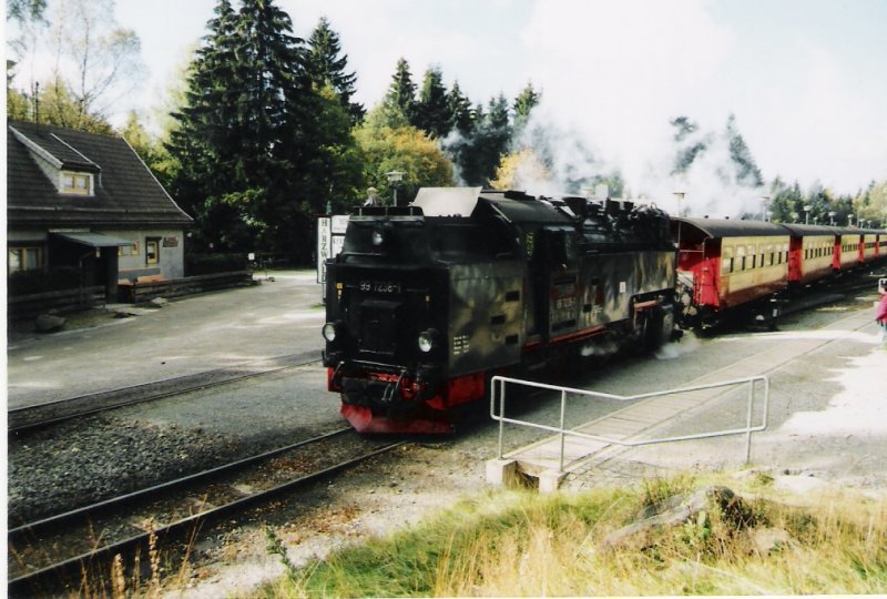 Abfahrt frei!
Fr den Personenzug von Brocken nach Wernigerode aus dem bahnhof Schierke um 12 Uhr Mittags