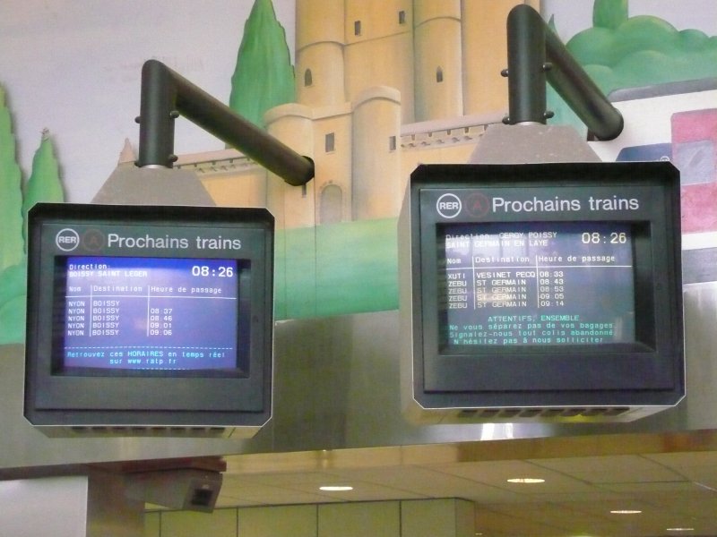 Abfahrtsanzeige fr die RER Linie A2 im Bahnhof Sucy-Bonneuil