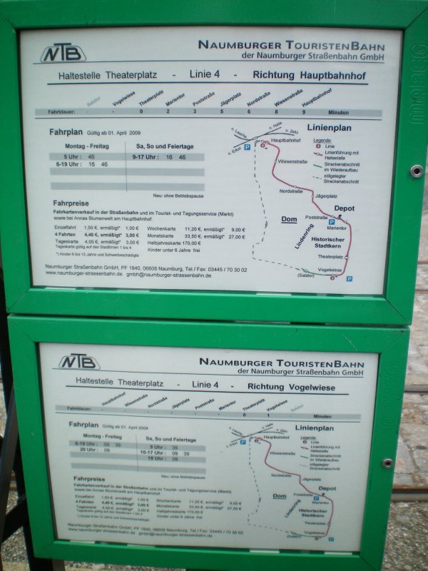 Abfahrtsplan der Naumburger TouristenBahn an der Haltestelle Theaterplatz.Naumburg a.d.Saale 19.04.2009