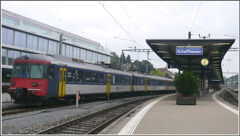 Abgestellte  Mirage  RABDe 510 127-4 in Schaffhausen. (14.09.2008)