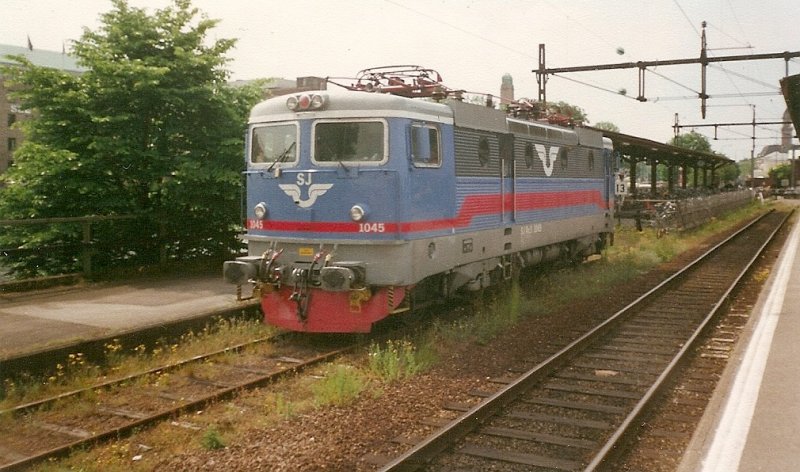 Abgestellte Rc3 1045 im Juni 1999 in Malm Central.