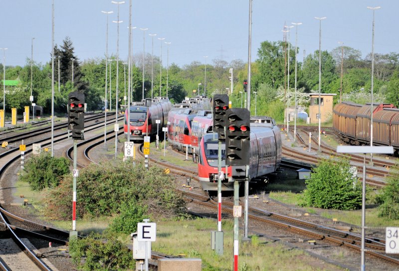 Abgestellte Regiozge am Euskirchener Bahnhof - 02.05.2009
