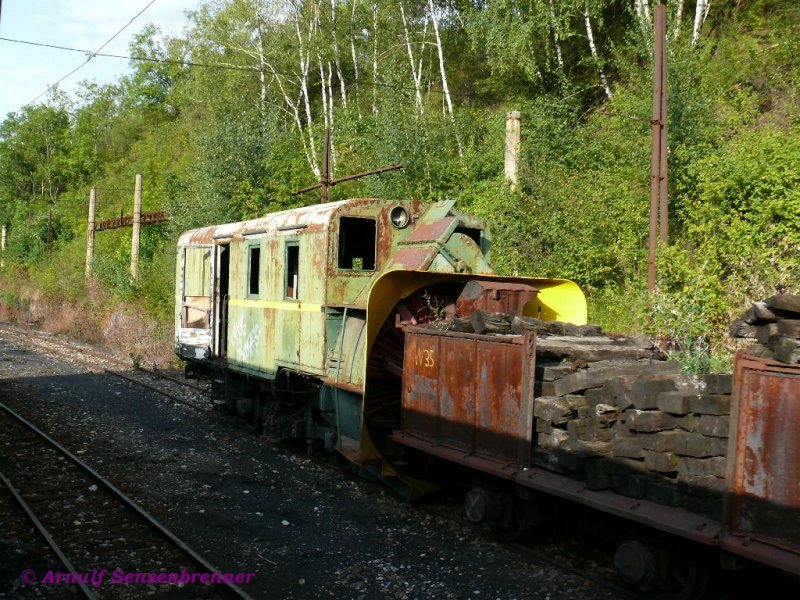 Abgestellte Schneeschleuder der SGLM. Heute verkehrt die SGLM als Touristenbahn planmig nur von April - Oktober.

Saint-Georges-de-Commiers 
29.08. 2007
 