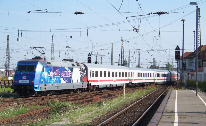  Adler Mannheim  101 070 hier bei der Ausfahrt aus dem Bahnhof von Leipzig Hbf. 15.08.2009 