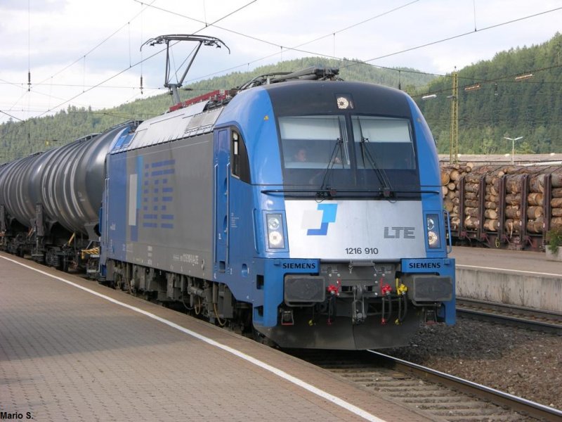  Adria Express  ohne Adria-Taurus. LTE 1216-910 hat einen Betriebsaufenthalt in Kd. 25.07.2008