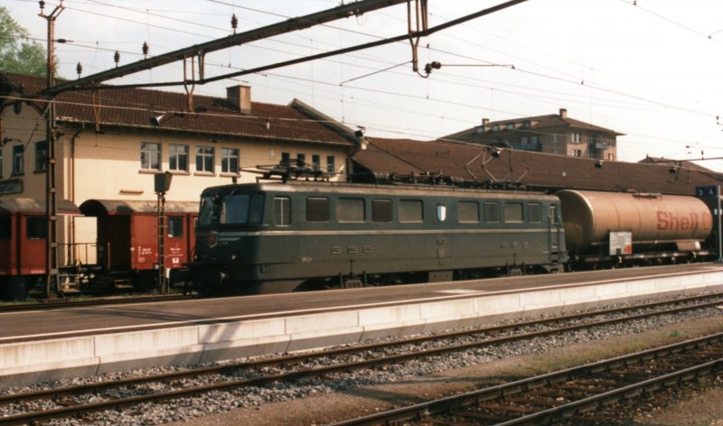 Ae 6/6 11404  Luzern  am 03.05.1999 in Solothurn.