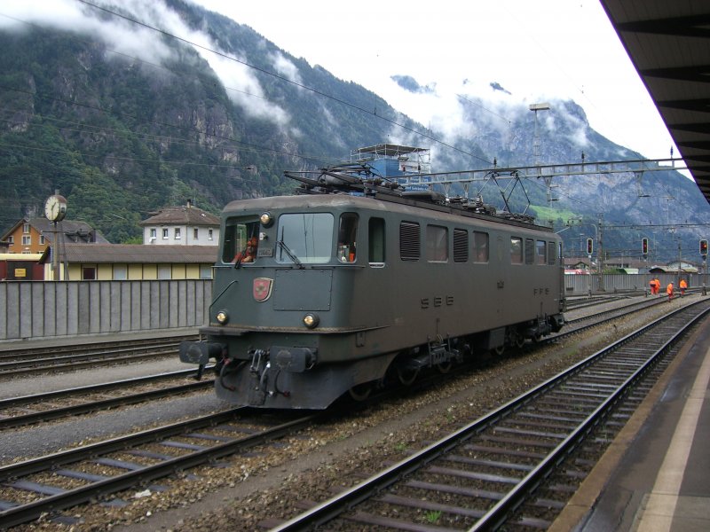 Ae 6/6 11440 steht am 16.08.2007 in Erstfeld.
