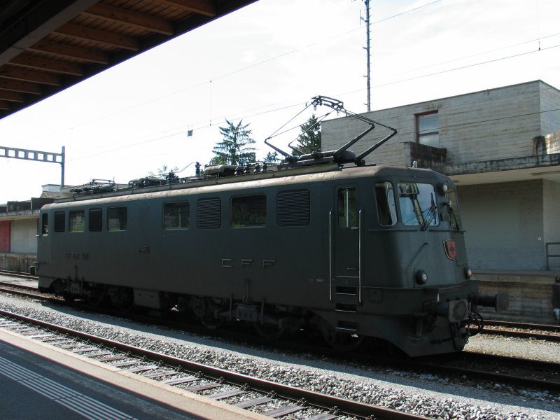 Ae 6/6 im Bahnhof Rheinfelden