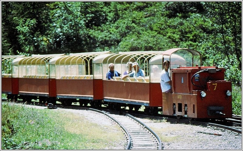 Akkulok mit offenen Aussichtswagen bei Chteau d`Eau. (Archiv 08/94)