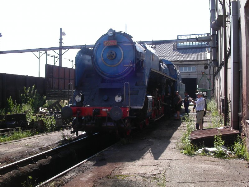 Albatros 498 022 unter Dampf im AW Ceske Velenice CZ am 11. Juli 06
