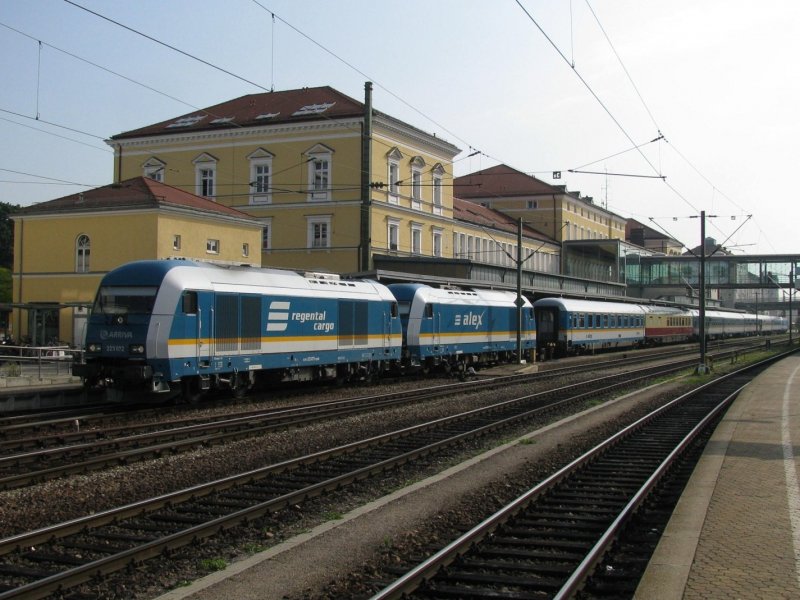 Alex 86007 war am 26.8.2008 bis Regensburg mit zwei 223 (072 + 061) bespannt.