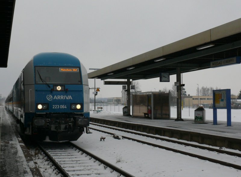 ALEX bei der Einfahrt in Wiesau (Oberpf)
