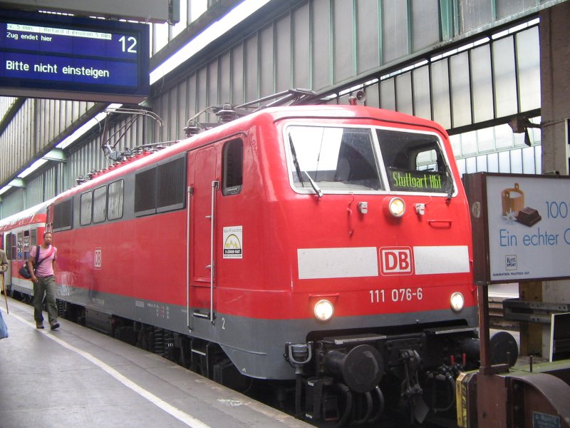 Alltagsbild im Bahnhof Stuttgart: Die Baureihe 111 (1. August)