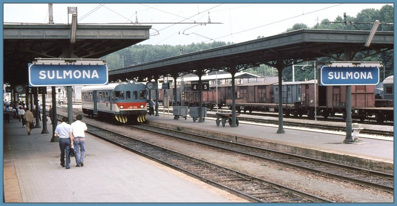 Aln668 3538 in Sulmona an der Strecke Roma-Pescara. (Archiv 07/86)