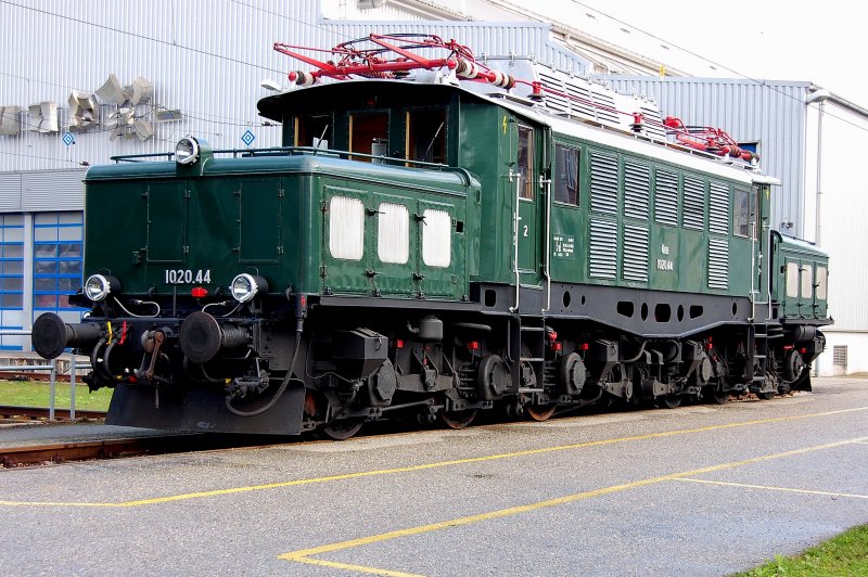 Als eine der historischen Loks der BB wird sie liebevoll vom Personal der Traktion Linz erhalten und glnzt wie zu Zeiten der Ablieferung. Als  Innsbrucker Nostalgie-Lok  fand sie unter anderem vor dem  Arlberg-Express  eine Aufgabe.