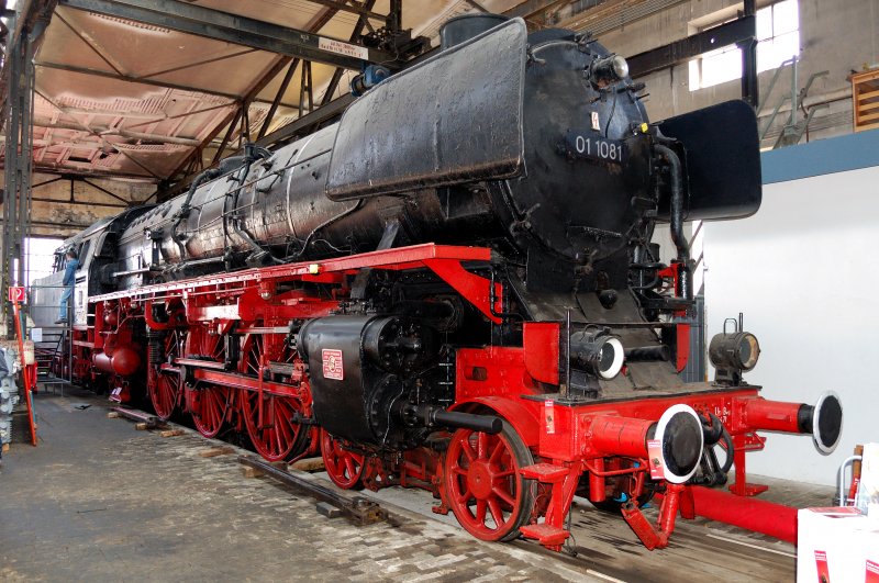 Als weitere Lok fr die  Glserne Dampflokwerkstatt  gewann man die 1975 ausgemusterte 01 1081 (Baujahr 1940). Sie wird im Bahnpark Augsburg als Museumsexponat aufgearbeitet. 
