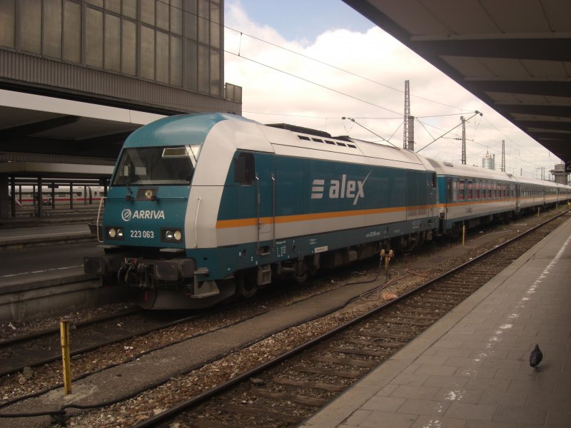 Als zweite Lok von  Arriva  erwischten wir die Diesel-Lok 223 063
am 31. Mai 2009 im Mnchner Hauptbahnhof.