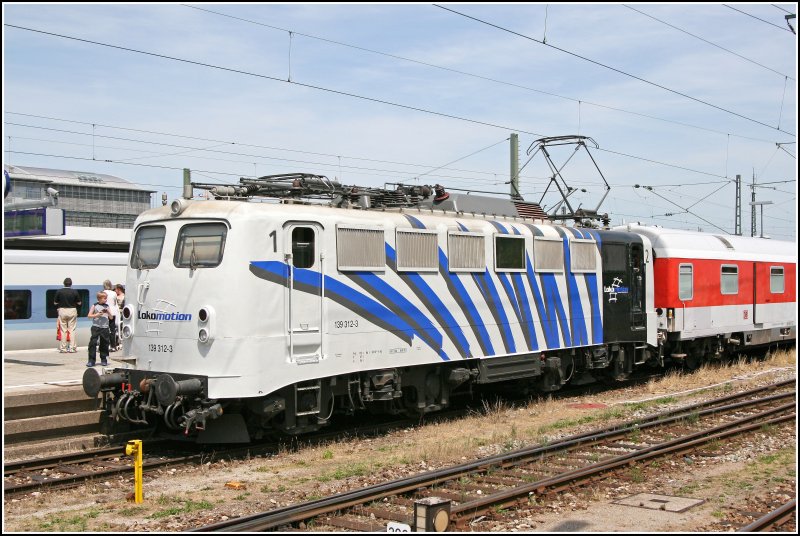 Alt aber sch�n: 139 312 der Lokomotion am 01.07.07 in M�nchen Ost.