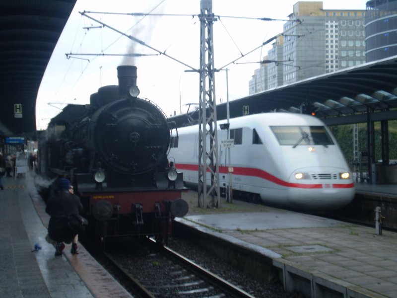 Alt gegn Neu im Hamburger Hbf. 24.3.08