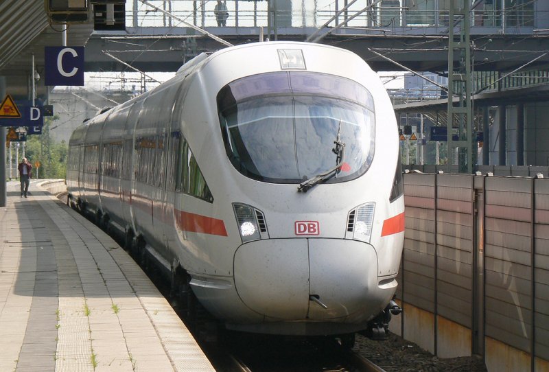 Alte Bilder: Ein Diesel-ICE bei der Abfahrt am D�sseldorfer Flughafen, nun fahren auch keine Diesel-ICE´s mehr ab D�sseldorf HBF, aufgenommen 12.08.2007