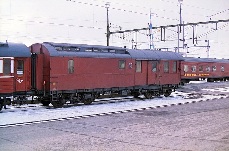 Alte Gep�ckwagen Nummer 3188 fotografiert in Kiruna am 20-04-1993.