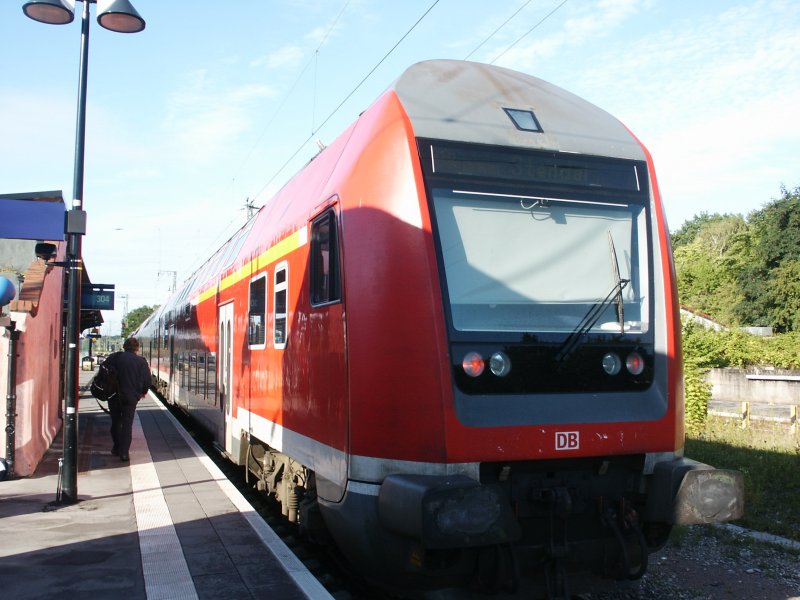 Alter modernisierter DR-Dosto-Steuerwagen als RE nach Stendal in Uelzen. Aufgenommen am 22.07.08