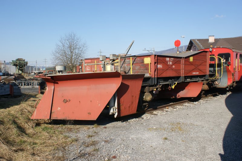 Alter Schneepflug der SBB, aufgenommen am 21.03.2009 bei der ffentlichen Fhrung im Depot Delemont.