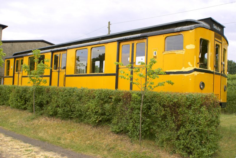 Alter U-Bahnwagen der Berliner Verkehrsbetriebe (BVG) gesehen am Bahnhof Rheinsberg.  Leider ohne Fahrgestell 
