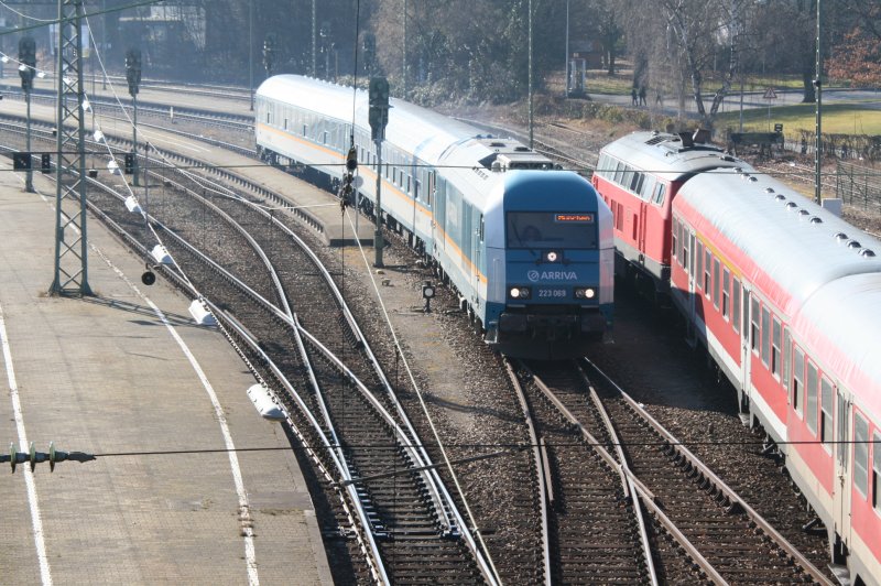 ALX 86213 am 09.02.08 beim verlassen Bahnhof Lindau in Richtung Mnchen.