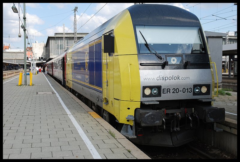 ALX Lnderbahn Und SBB GmbH Mit ALX 86714 Steht Auf Gleis 27 Im Bahnhof Mnchen-Hbf(GL.27-36) Und Fhrt um 17:21h Nach Oberstdorf.28.07.07   